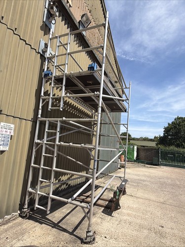Mobile scaffolding tower - mobile,